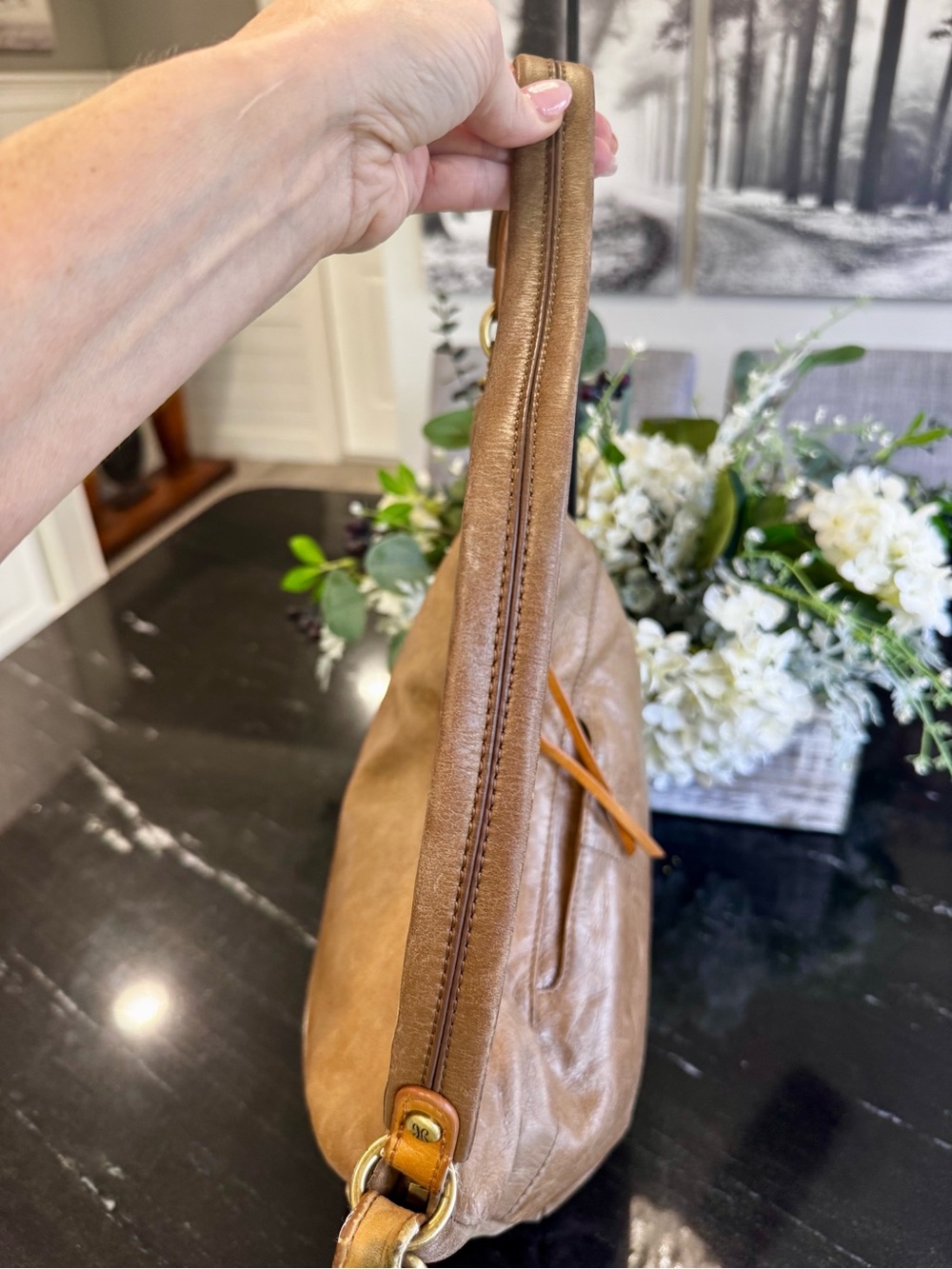 HOBO Delilah Vintage Hide Leather Shoulder Bag Brown/Taupe - Picture 9 of 13